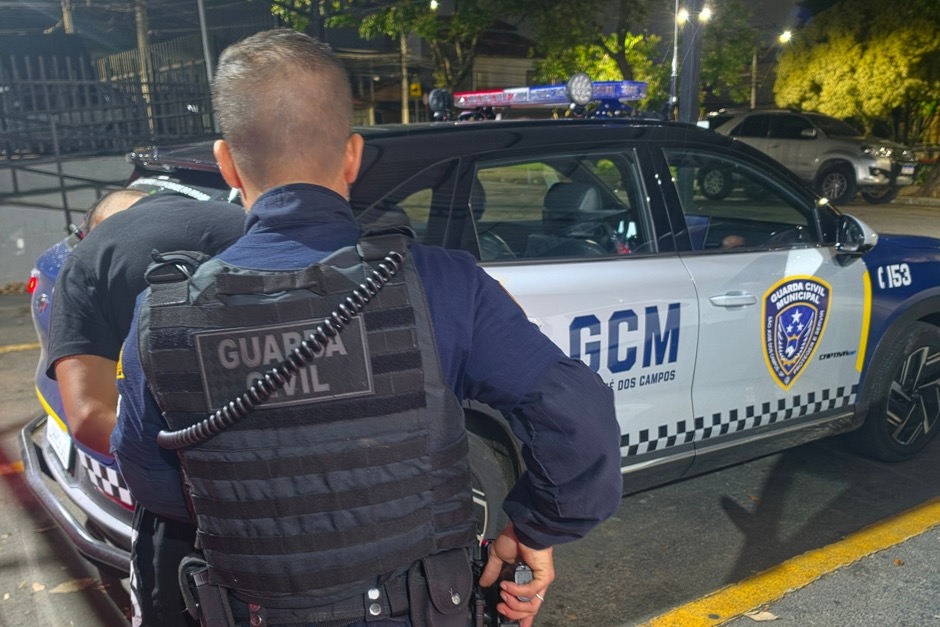 GCM prende dois suspeitos de furtar R$ 60 mil em cabos em São José